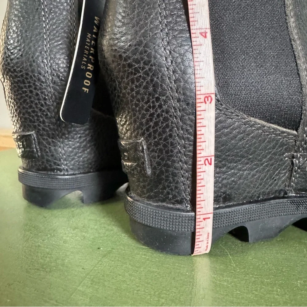 *NWT* Sorel Women's Waterproof Leather Arctic Wedge II Chelsea Boots in Quarry